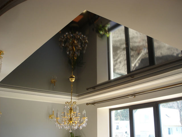 Зеркальные натяжные потолки (фото)